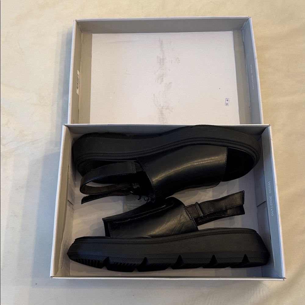 New with tags and box! Tamaris Black Slingback Sandals, leather sz 40 - Picture 9 of 9